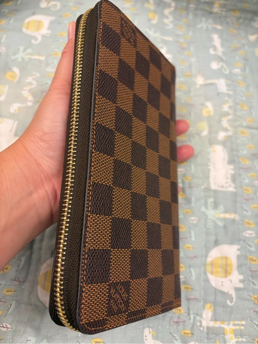 Louis Vuitton Zippy Wallet (PRICE FIRM)